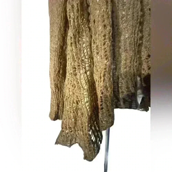 Open knit sweater perfect for layering - Picture 4 of 8